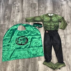Hulk costume Halloween Marvel size 5-6yo boy